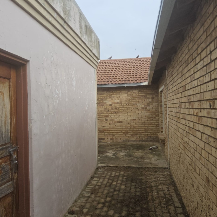 4 Bedroom Property for Sale in Mandela View Free State